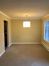 10514 NE 32nd Pl in Bellevue, WA - Building Photo - Building Photo