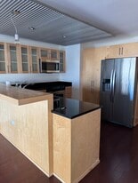 255 N Sierra St, Unit 609 in Reno, NV - Building Photo