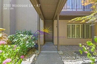 2200 Woodside Ln in Sacramento, CA - Building Photo - Building Photo
