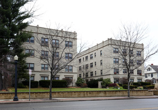 Seville Apartments in Akron, OH - Building Photo - Building Photo