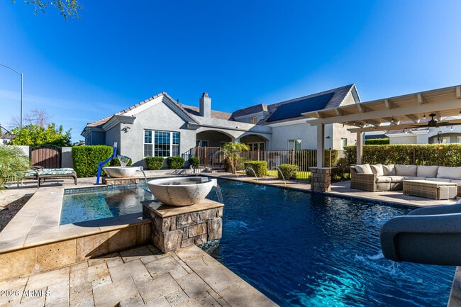 property at 2013 E Mallory St