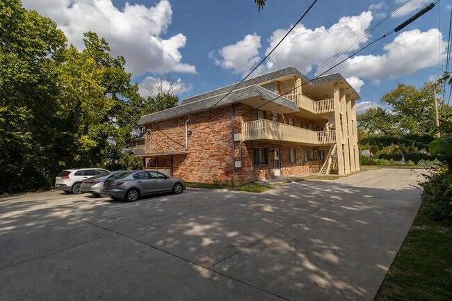 801 N Ann St in Columbia, MO - Foto de edificio - Building Photo