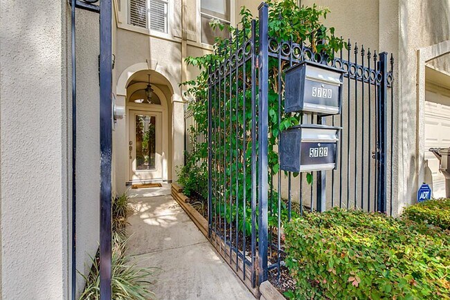 5722 Maxie St in Houston, TX - Building Photo - Building Photo