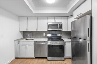 151 Sip Ave in Jersey City, NJ - Building Photo - Building Photo