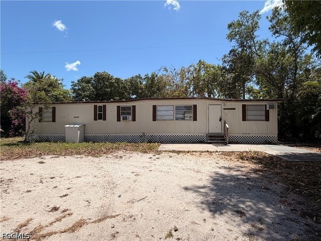 property at 8205 Suncoast Dr