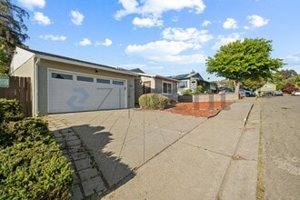 232 Doyle Dr in Vallejo, CA - Building Photo - Building Photo