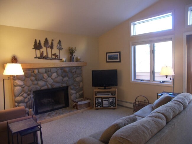 120 Village Blvd in Incline Village, NV - Building Photo - Building Photo