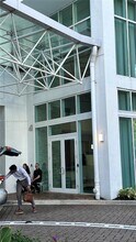 41 SE 5th St, Unit 1104 in Miami, FL - Building Photo - Building Photo