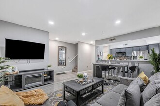 12032 S Broadway in Los Angeles, CA - Building Photo - Building Photo