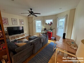 99 Calumet St, Unit 2 in Boston, MA - Foto de edificio - Building Photo