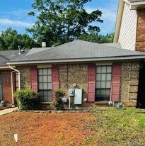 580 Hollow Wood Rd in Montgomery, AL - Building Photo