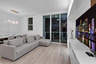 31 SE 5th St in Miami, FL - Building Photo - Building Photo