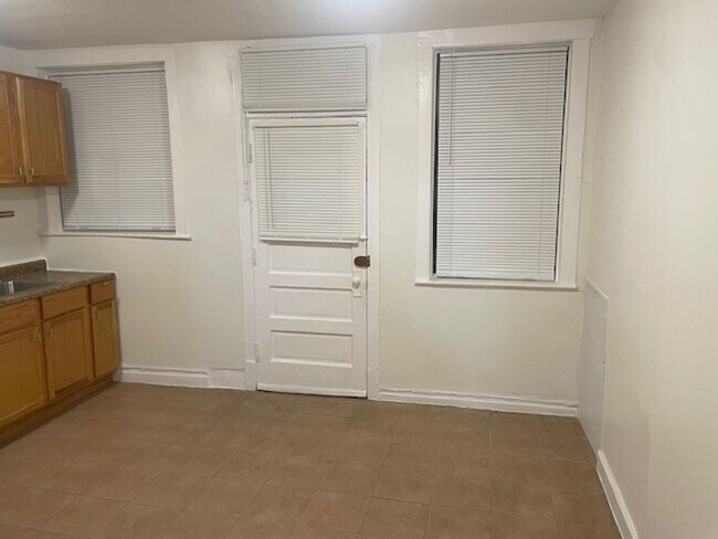 1358 W Rosedale Ave in Chicago, IL - Building Photo - Building Photo