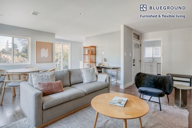 743 Roble Ave in Menlo Park, CA - Building Photo - Building Photo