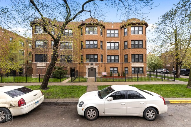 7657 S East End Ave in Chicago, IL - Foto de edificio - Building Photo