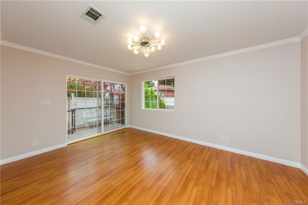 6928 Gaviota Ave in Los Angeles, CA - Building Photo