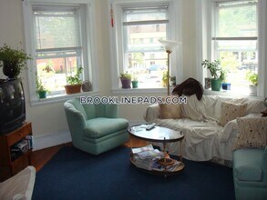 1616 Beacon St in Brookline, MA - Building Photo - Building Photo