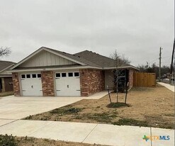 1200 N 8th St in Killeen, TX - Building Photo