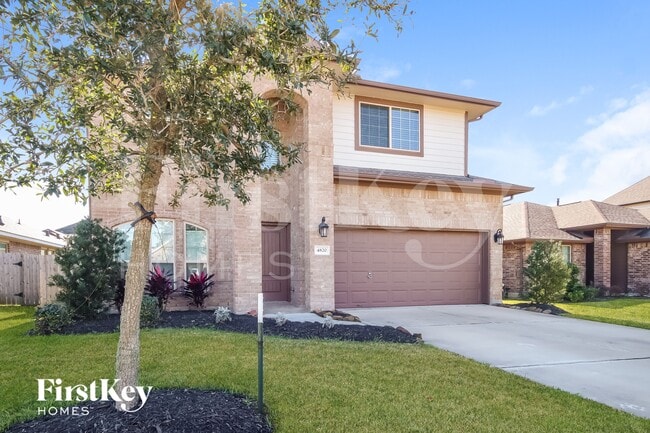 property at 4820 La Piedra Ln