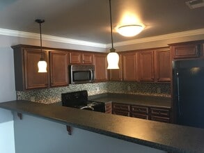 1094 Emerald Ridge Dr in Calera, AL - Building Photo - Building Photo