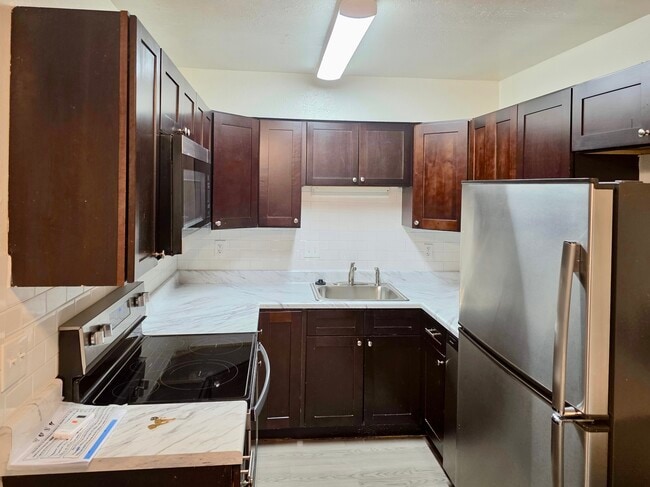 Aspen Leaf Apartments in Arvada, CO - Building Photo - Building Photo