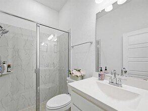 6844 Verandah Wy in Irving, TX - Building Photo - Building Photo