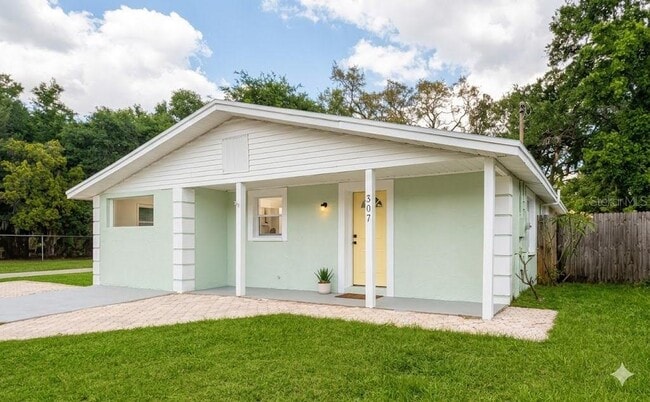 property at 307 W Woodlawn Ave