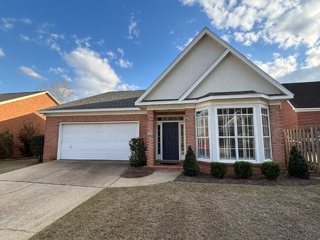 property at 39 Williamsburg Pl