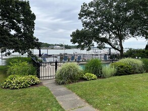 490 Bleeker Ave in Mamaroneck, NY - Building Photo - Building Photo
