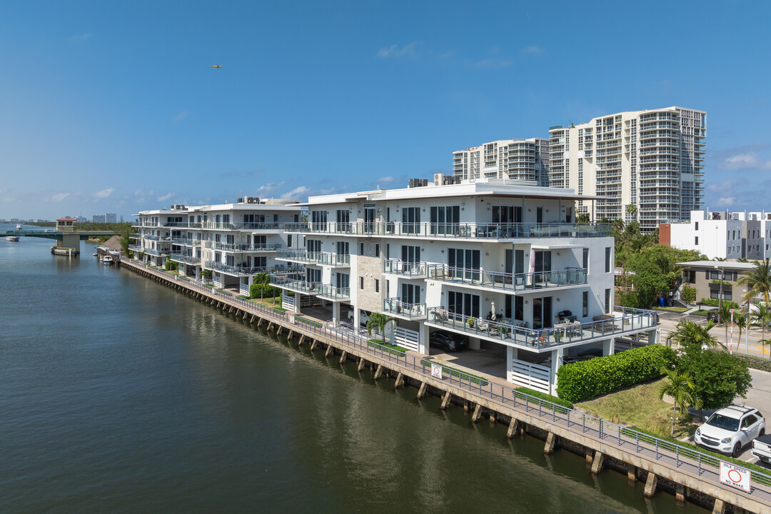 Seaside Village in Hollywood, FL - Building Photo