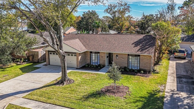 1110 Buoy Rd in Houston, TX - Foto de edificio - Building Photo