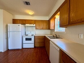 636 Park Place Drive in Hewitt, TX - Building Photo - Building Photo