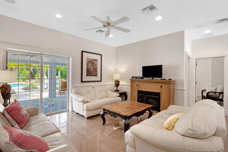 4268 Maurice Dr in Delray Beach, FL - Foto de edificio - Building Photo