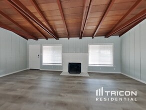 106 Sierra Dr in Pittsburg, CA - Building Photo - Building Photo