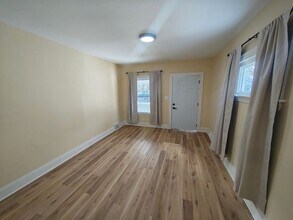 4427 W 49th St in Cleveland, OH - Building Photo - Building Photo