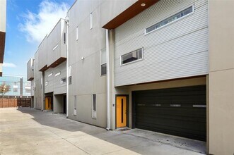 5205 Capitol Ave in Dallas, TX - Building Photo - Building Photo