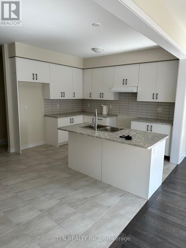 16 Lilac Cir in Haldimand, ON - Building Photo - Building Photo