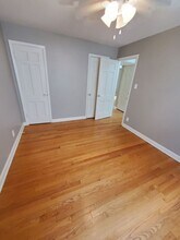 512-524 E Henry Clay St - 12 Family in Whitefish Bay, WI - Building Photo - Interior Photo