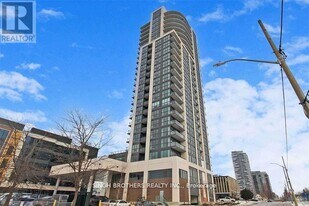 15 Lynch St in Brampton, ON - Building Photo