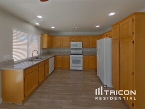 7821 Faith Ct in Las Vegas, NV - Building Photo - Building Photo