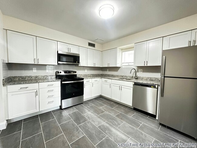 650 Columbus Ave in Boston, MA - Foto de edificio - Building Photo