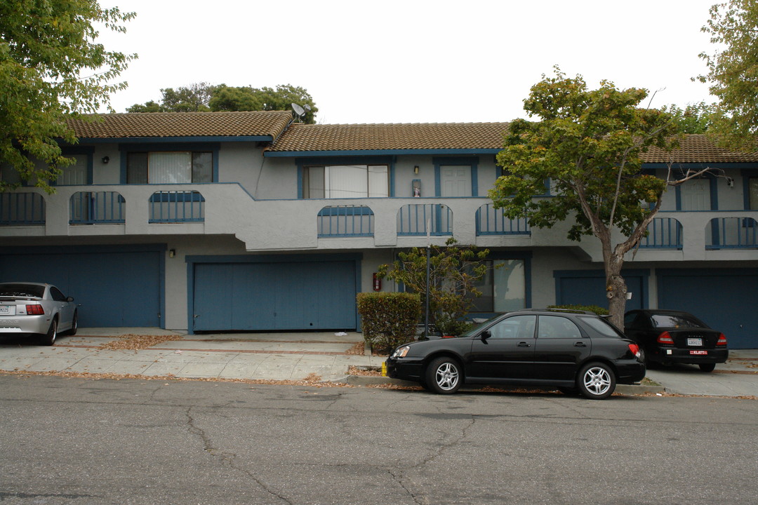 631 San Anselmo Ave S in San Bruno, CA - Building Photo