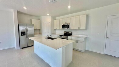 5882 Le Marin Wy in Kissimmee, FL - Foto de edificio - Building Photo