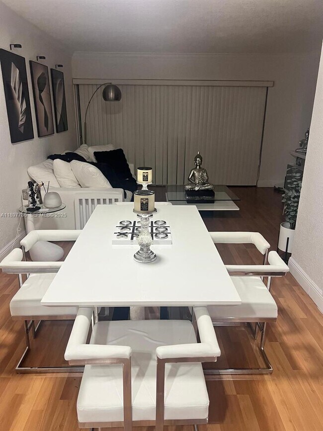 230 NW 87th Ave in Miami, FL - Building Photo - Building Photo