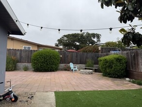 1900 Lincoln St in Seaside, CA - Building Photo - Building Photo