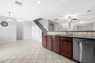 8238 Bay Run Ave in Baytown, TX - Building Photo - Building Photo