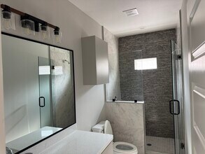 703 Pedro St, Unit 2 in Mission, TX - Foto de edificio - Building Photo