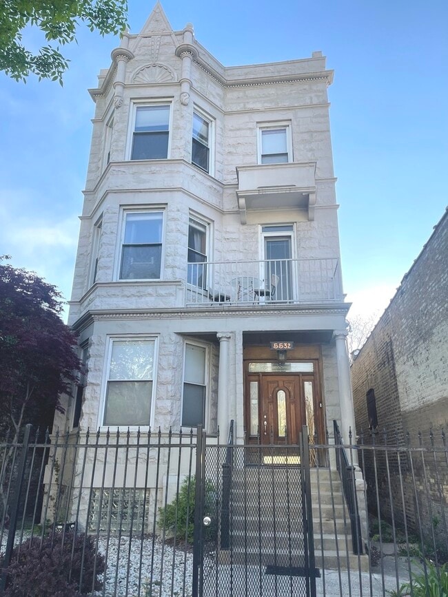 property at 5532 N Broadway