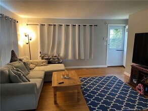 46 Klarman Dr in Hamden, CT - Building Photo - Building Photo