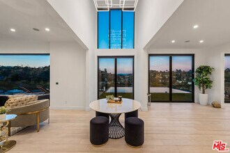 7567 Hermes Dr in Los Angeles, CA - Building Photo - Building Photo